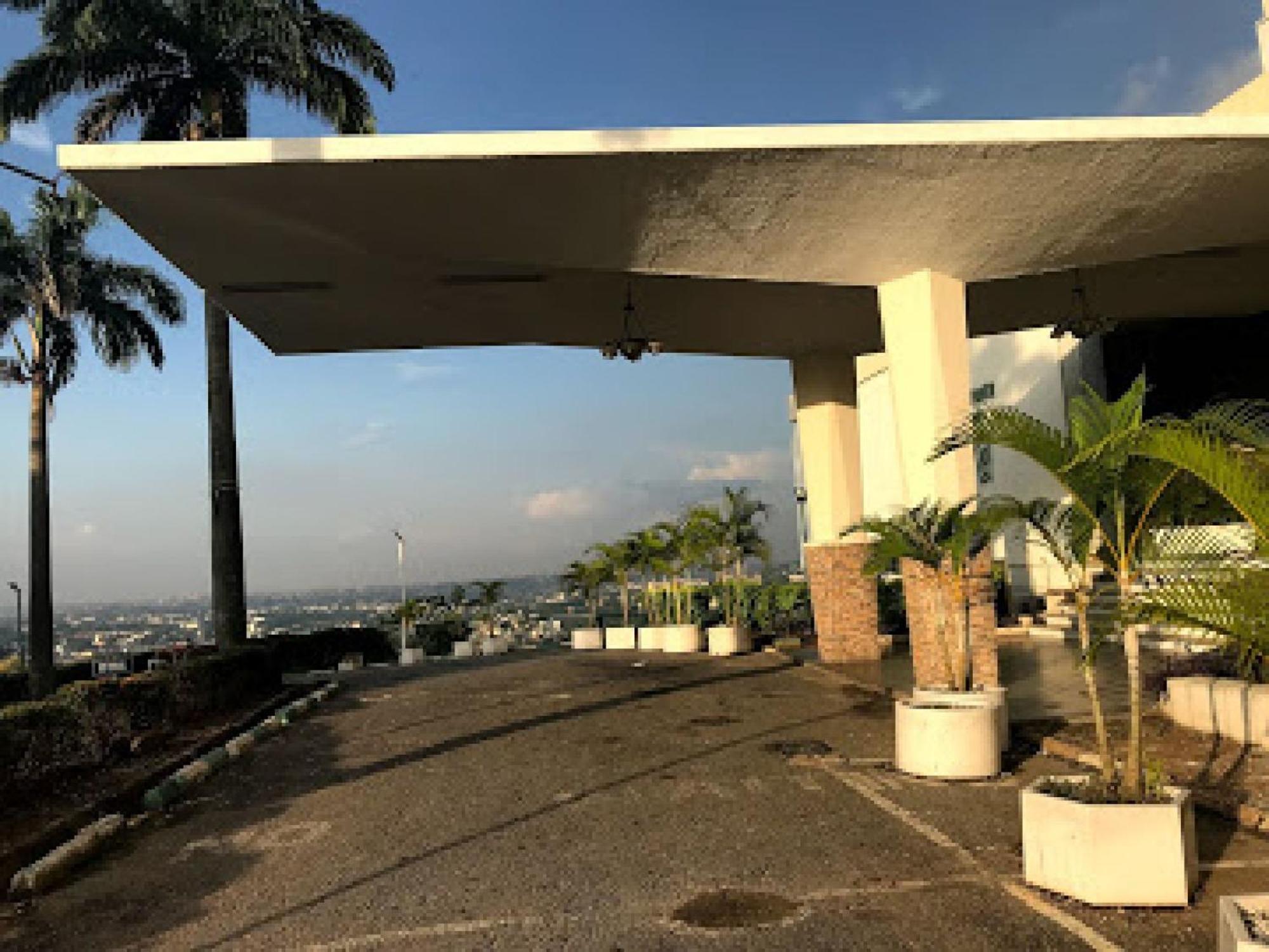 Room In Lodge - Premier Hotel-Apartment Ibadan Exterior photo